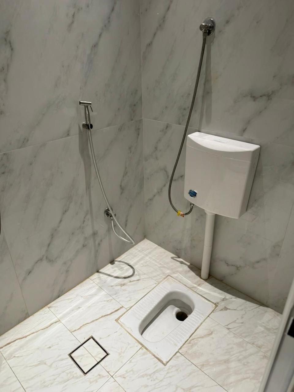 Appartement غرفة صغيرة بدورة مياه *